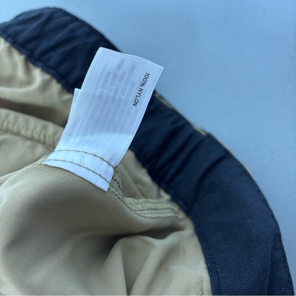 Duluth Trading Co ** Men's Dry on the Fly Cargo Pants Neutral Camel Relaxed Lx30 - Picture 8 of 12